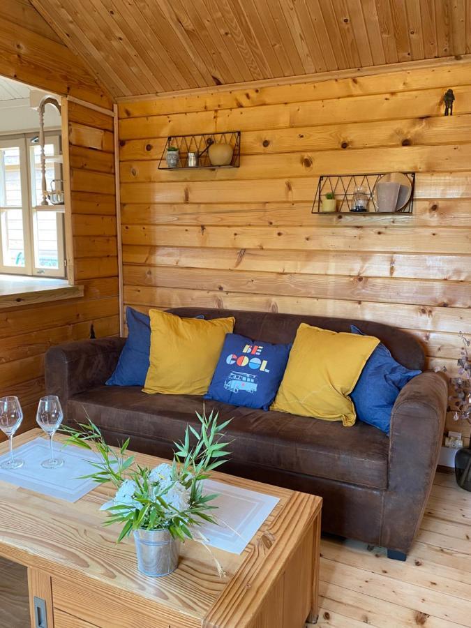 Au Chalet Fleuri Ablon Bagian luar foto